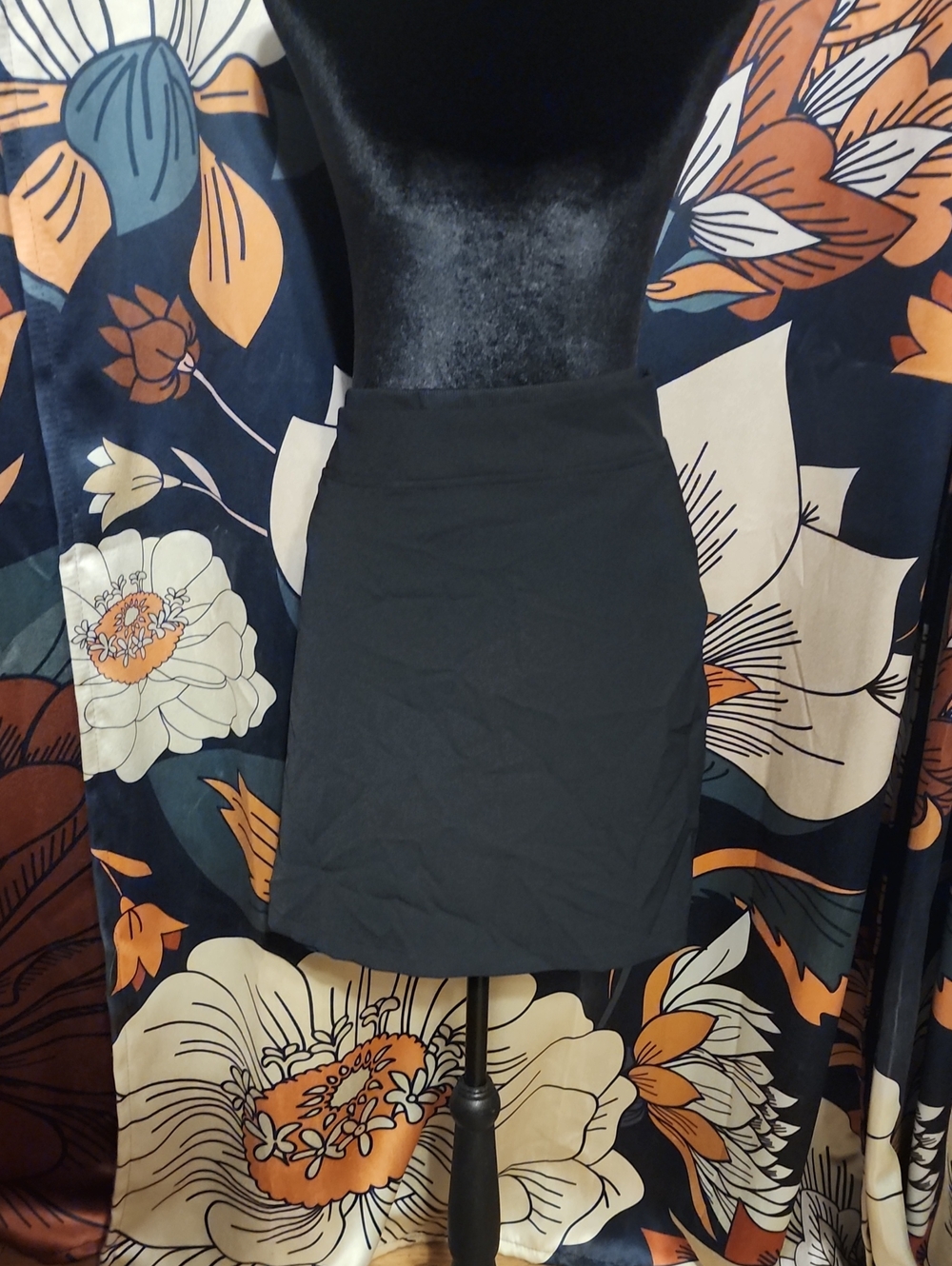 Women's Black Mini Skort — Sleek Everyday Style